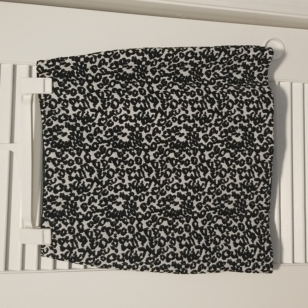 EXPRESS leopard print pencil skirt